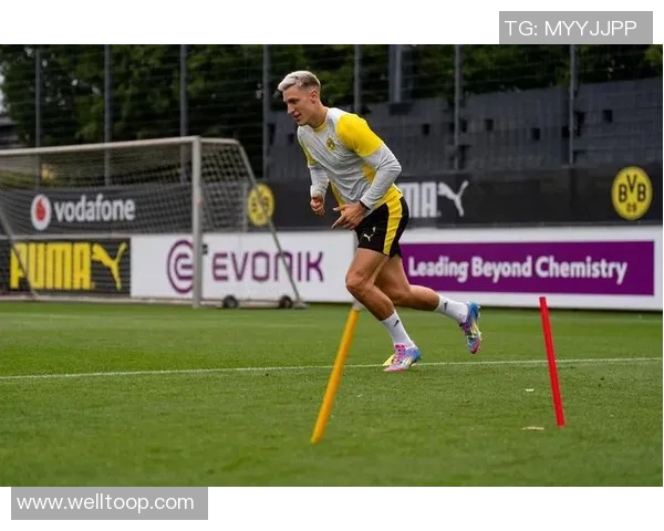 续约施洛特贝克与阿德耶米是否增加解约金条款凯尔表示尚未决定